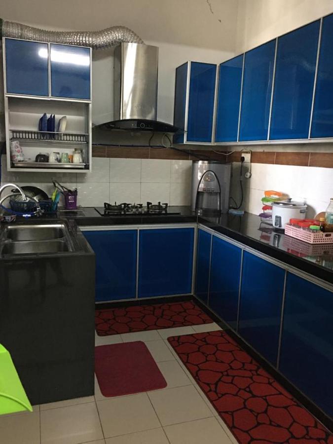 D Wangi Homestay Pasir Gudang At Ecotropic Buitenkant foto